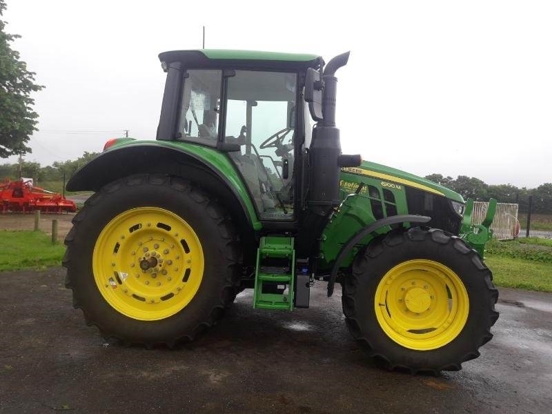 John Deere 6100M