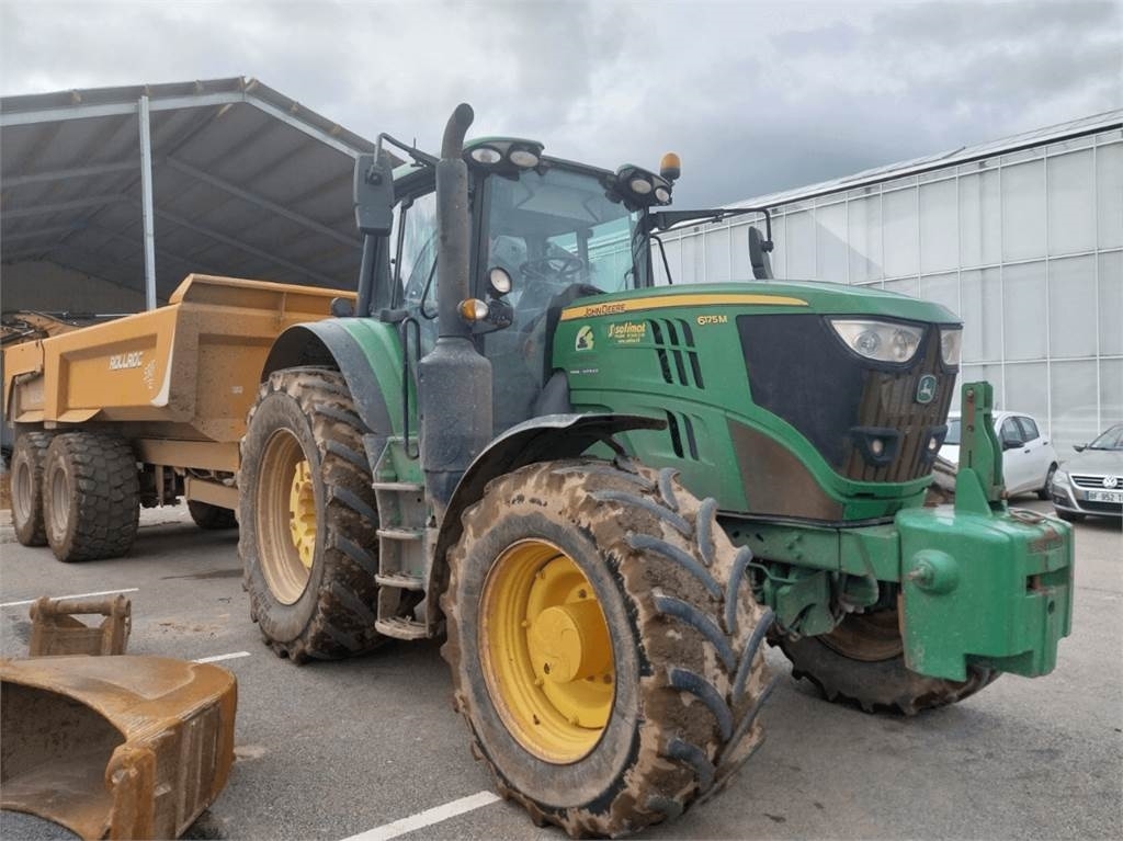 John Deere 6175M
