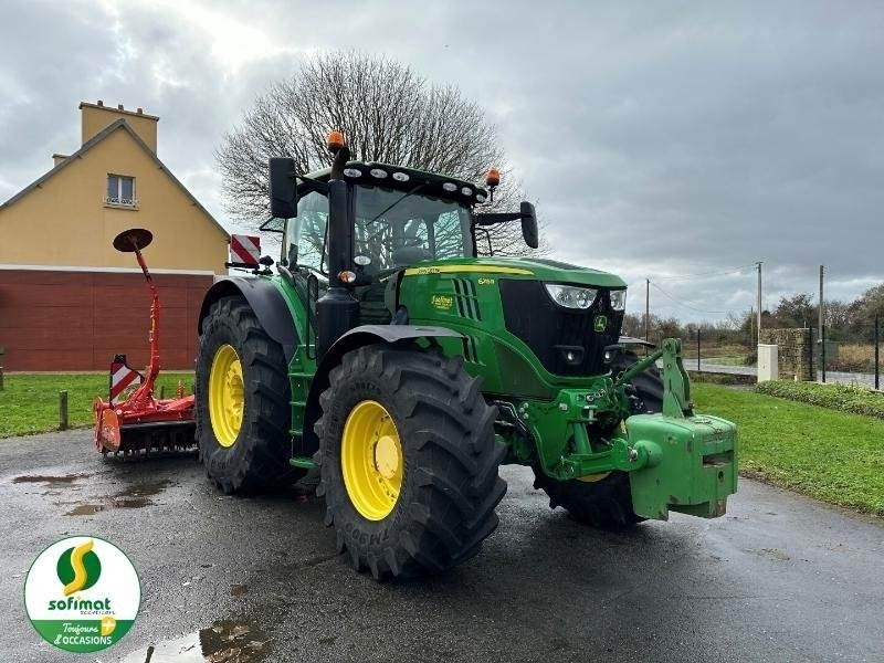 John Deere 6215R