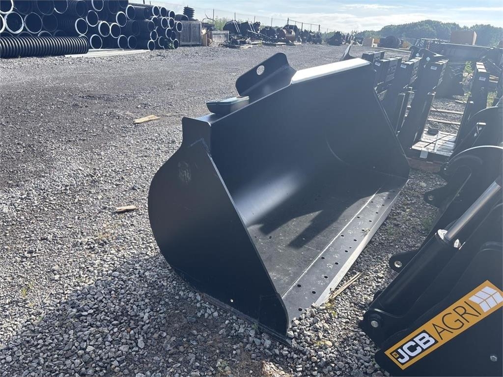 JCB 417 2.1 CUBIC YARD BUCKET