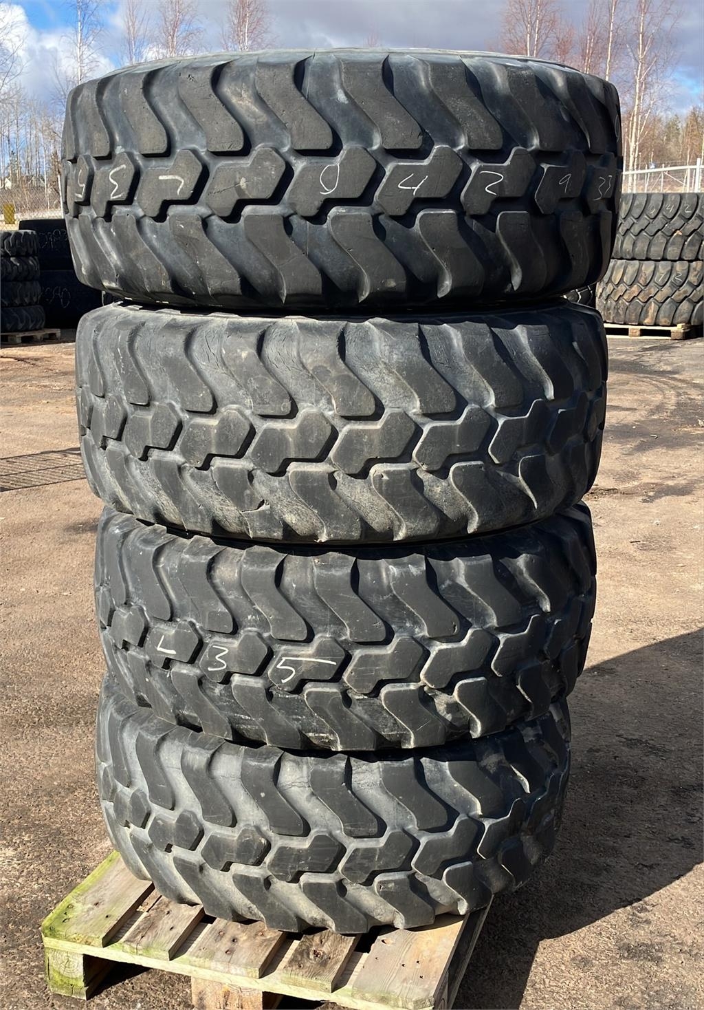 Volvo HJUL 405/70R20 (L30, L35 Fälg)