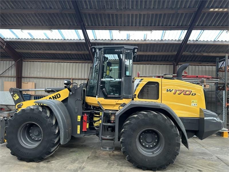 Chargeuse sur pneus New Holland W170D — occasion