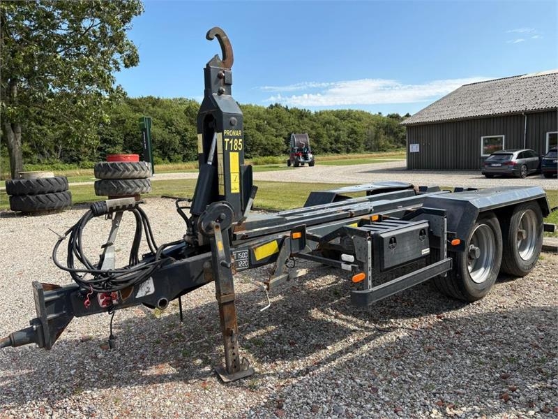 Pronar T185