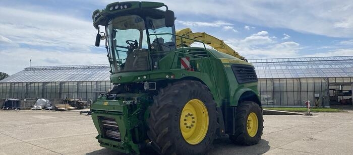 John Deere 9700