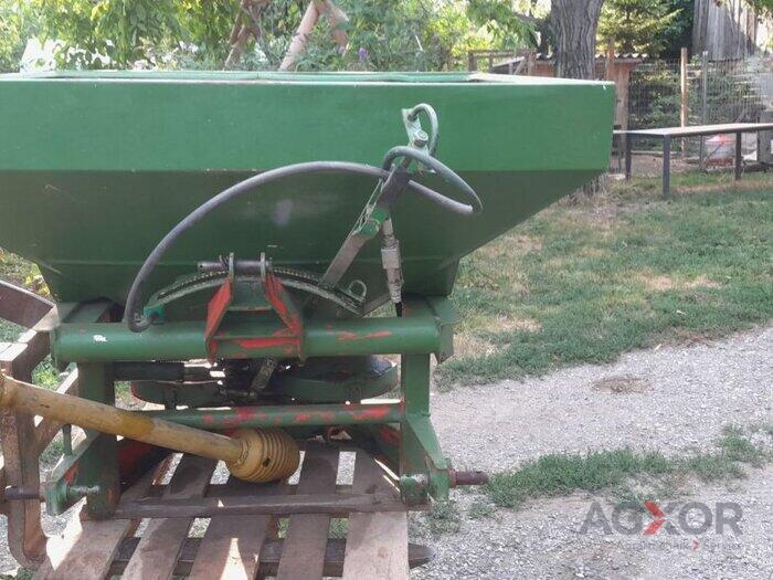 Distributeur d'engrais Rauch Komet ZSN 800 — occasion 1987