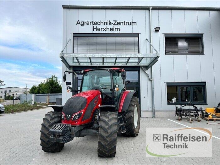 Valtra A104