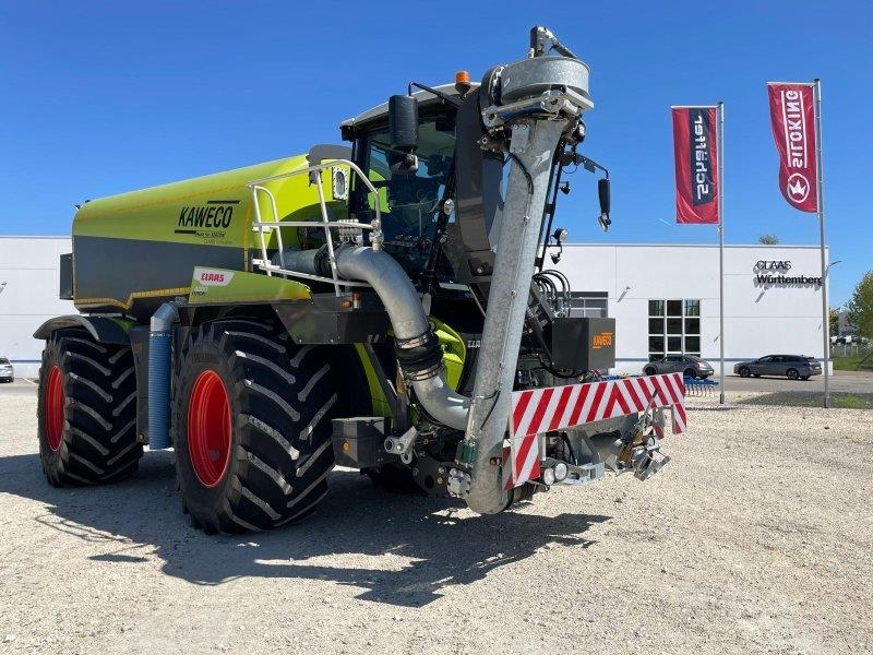 Xerion 4200 SADDLE TRAC mit Kaweco 16m³