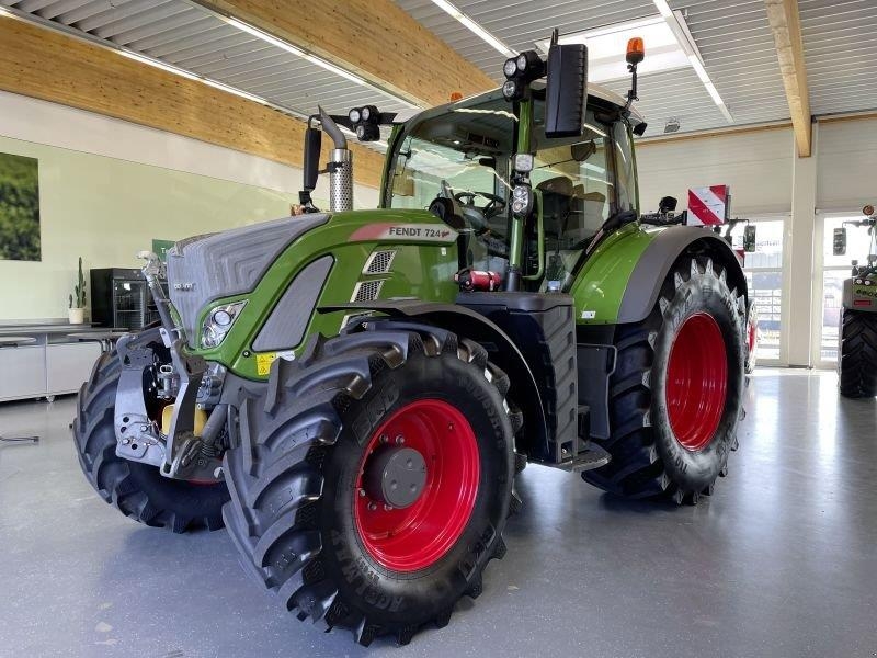 Fendt 724 VARIO S4 PROFI PLUS