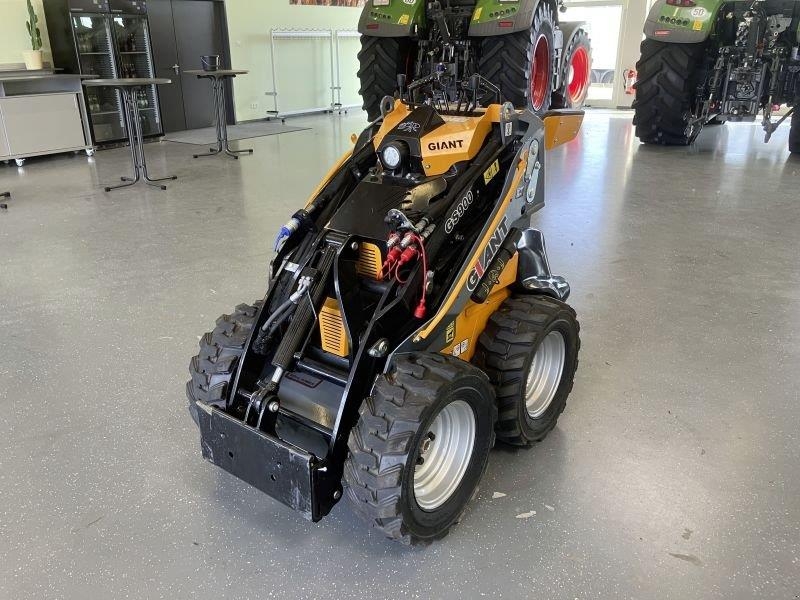 Chargeuse compacte GiANT GS900 — occasion 2024, 13 h