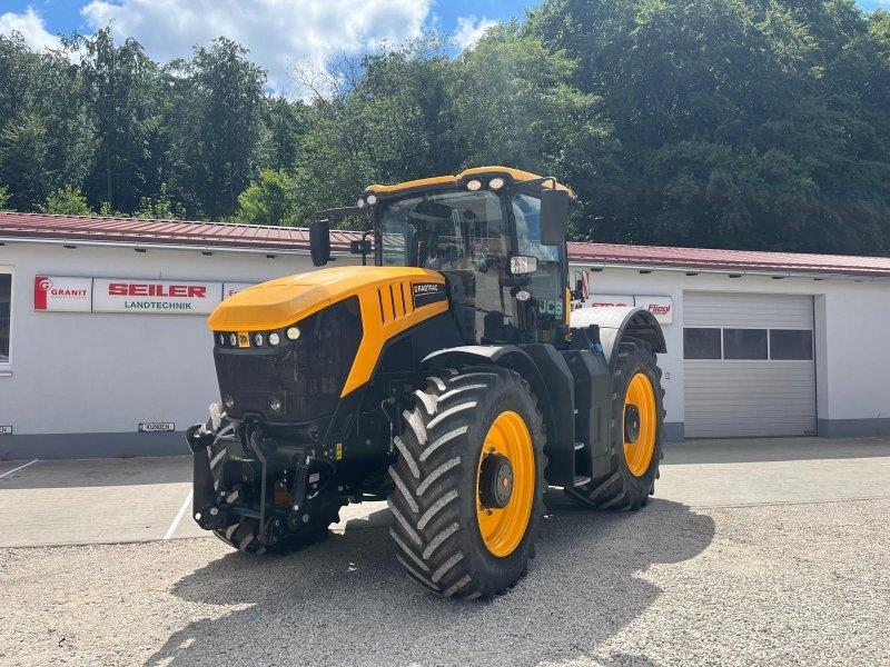 JCB Fastrac 8330