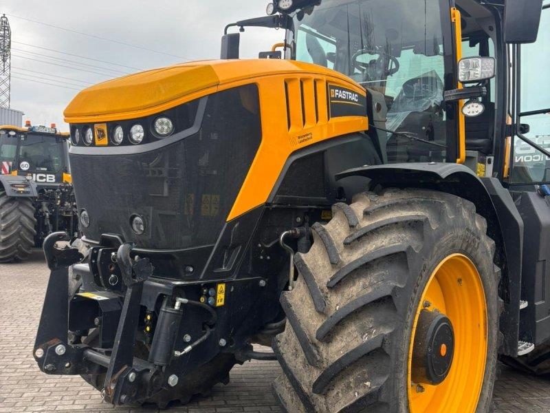 Tracteur agricole JCB FasTrac 8330 — occasion 2023, 1 400 h
