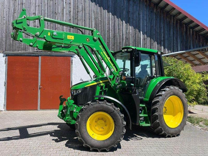 John Deere 6090M