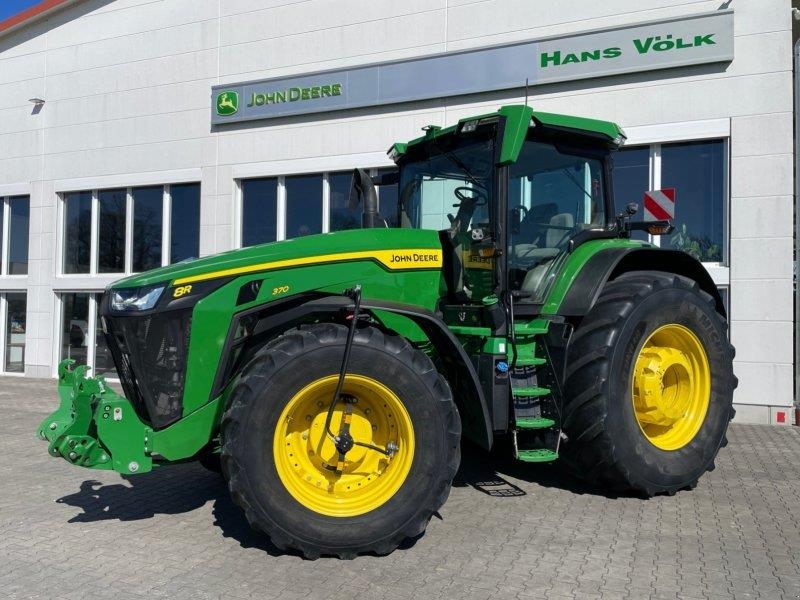 8R 370