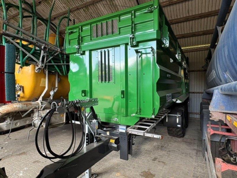 Kröger MUK 303