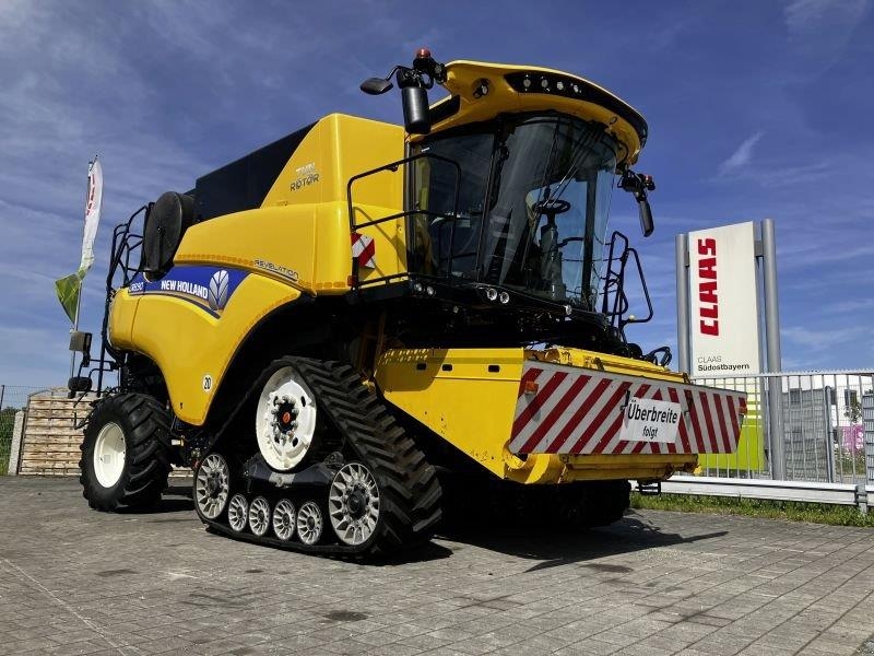 New Holland CR 8.90