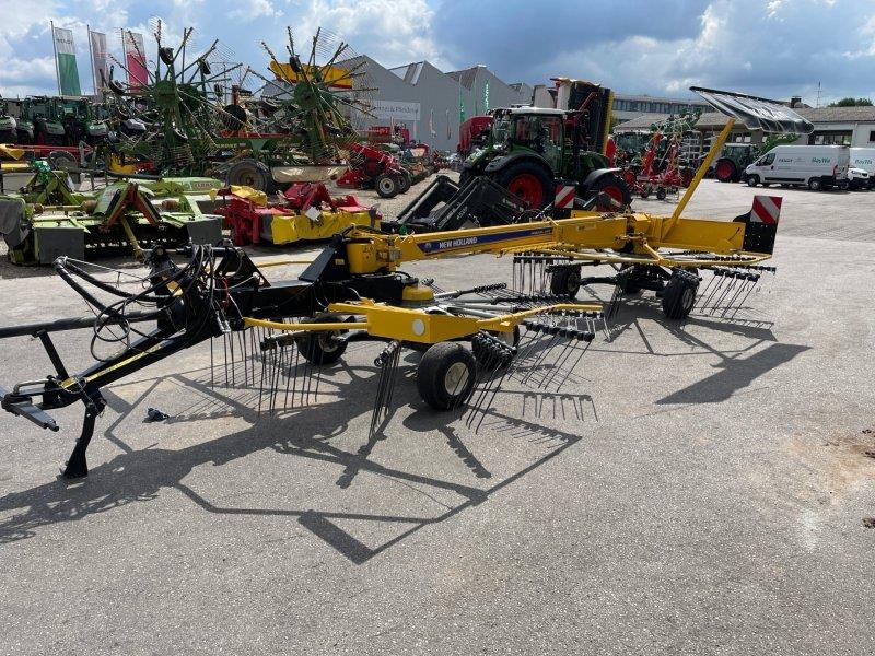 New Holland Prorotor L 640 T baugleich mit Stoll Wurmschwader