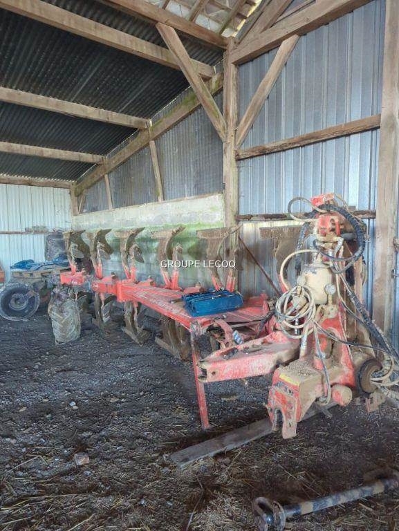 Kuhn VM 180