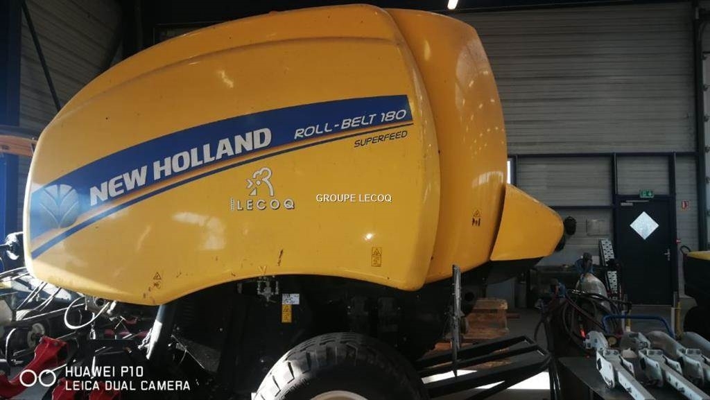 New Holland ROLL BELT 180 superfeed