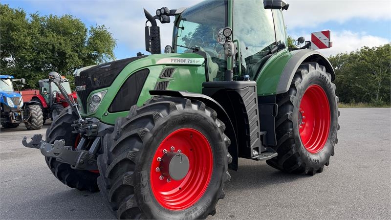 Fendt 724 Vario SCR Profi Plus MED AUTOSTYRING!