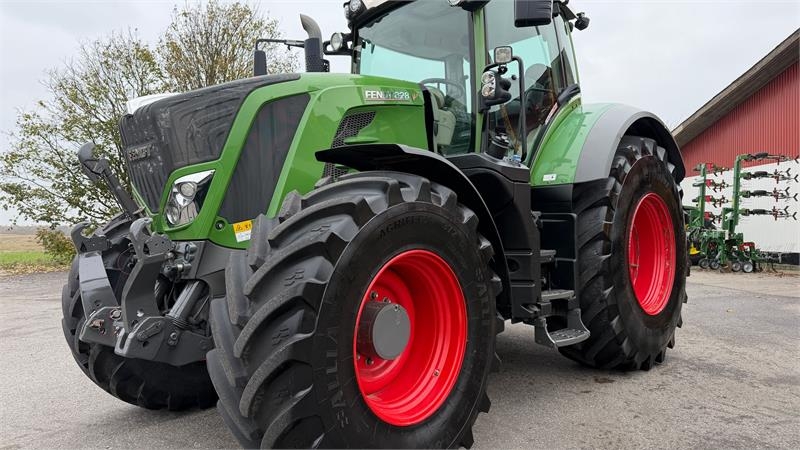 Tracteur agricole Fendt 828 Vario S4 Profi Plus MED NÆSTEN NYE DÆK! — occasion 2018, 8 200 h