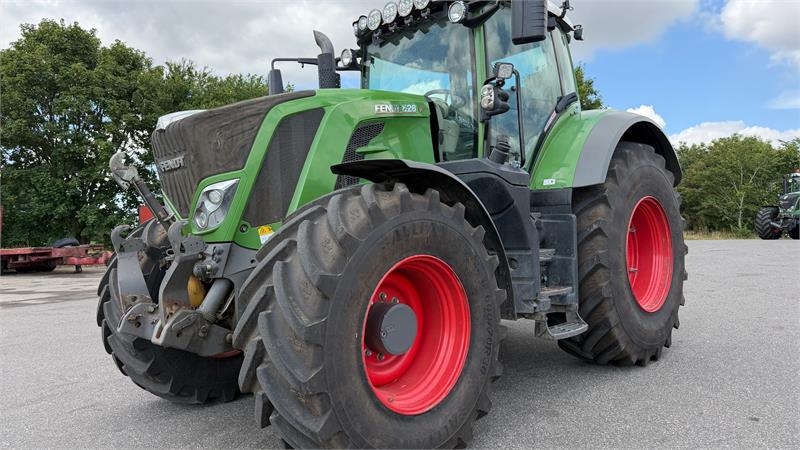 Fendt 828 Vario S4 Profi Plus MED NÆSTEN NYE DÆK OG FRON
