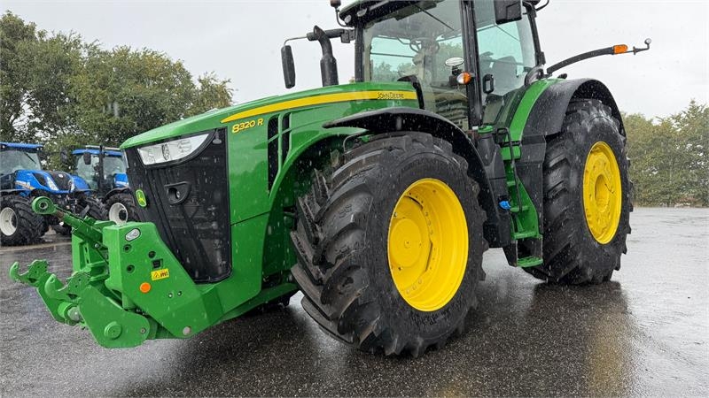 John Deere 8320R KUN 2600 TIMER OG NYE DÆK!