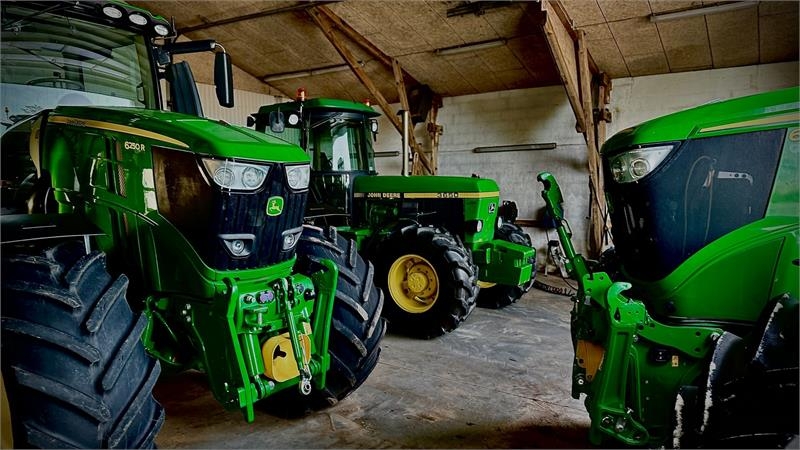 John Deere 8320R PÅ VEJ HJEM