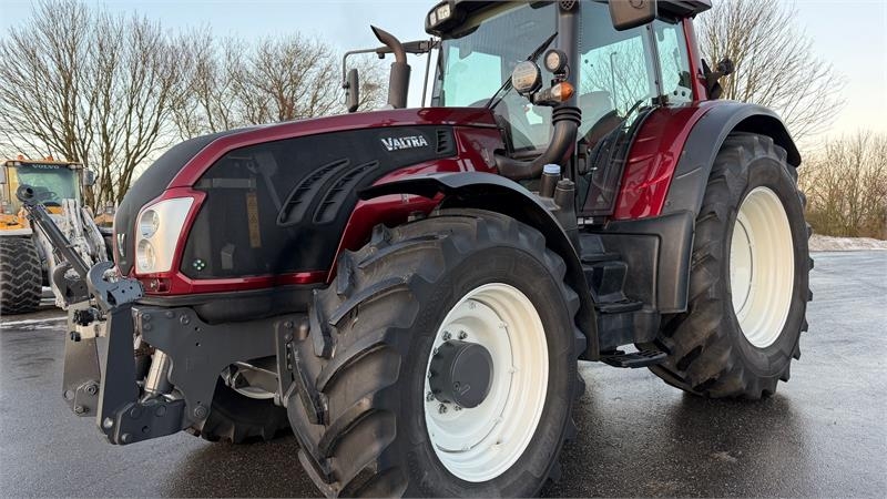 T163 DIRECT KUN 5300 TIMER OG FRONT PTO!