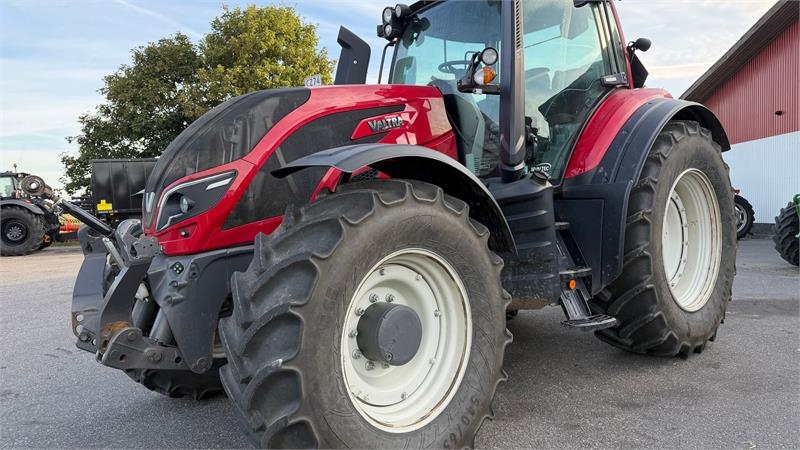 Valtra T214 Versu KUN 1700 TIMER OG SMARTTOUCH!