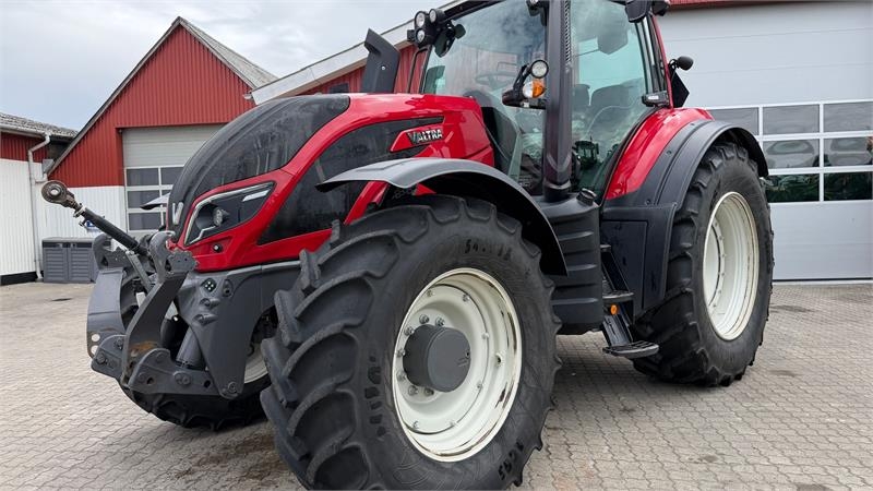 Valtra T214 Versu KUN 1700 TIMER OG SMARTTOUCH!