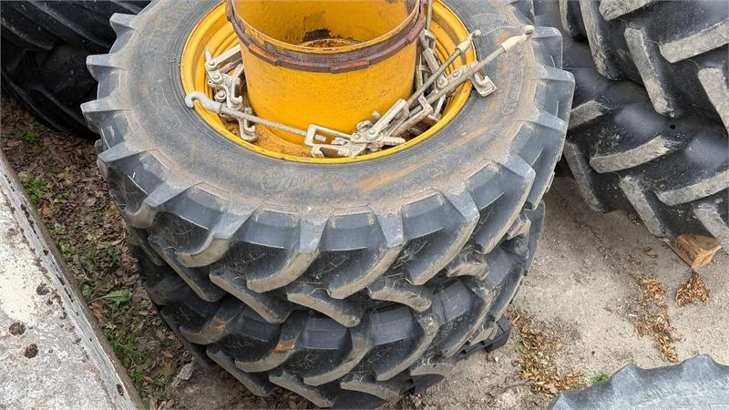 Volvo 420/85R34 TIL VOLVO 750/65R25