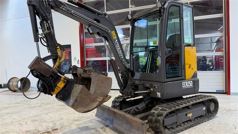 Volvo ECR25D MED ENGCON ROTOTILT OG 3 SKOVLE!
