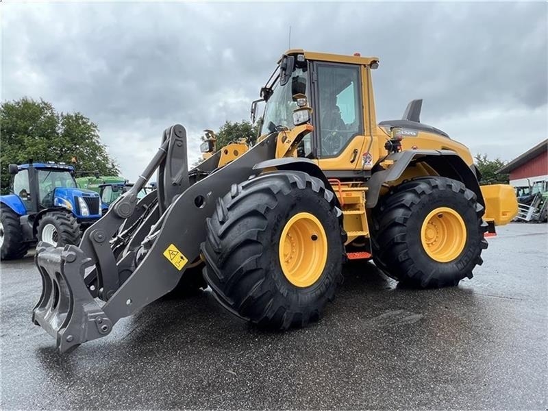 Volvo L 90 H KUN 2700 TIMER! LANG BOM OG LOCK UP!