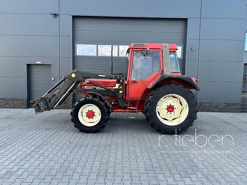 Case IH C 844 XL mit Frontlader