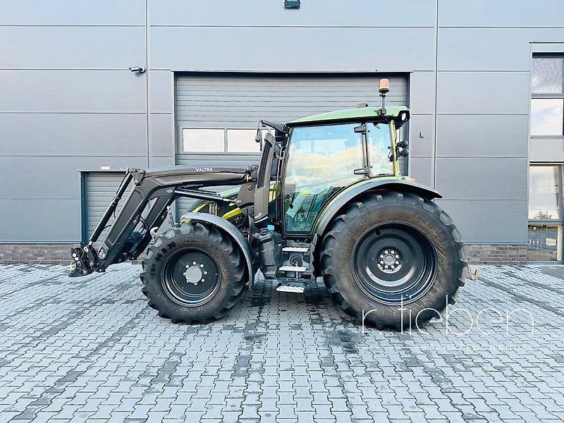 Tracteur agricole Valtra G135 A ( G125 ) FH, FZW & Frontlader — occasion 2023, 1 100 h