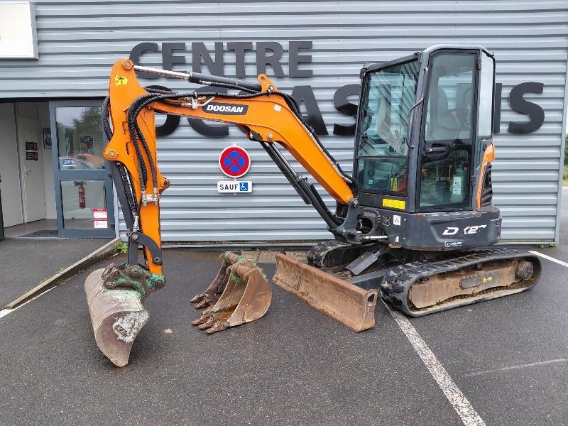 Doosan DX27Z V