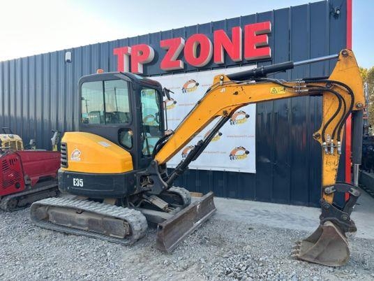 Bobcat E35 Cabine à 23500 € HT