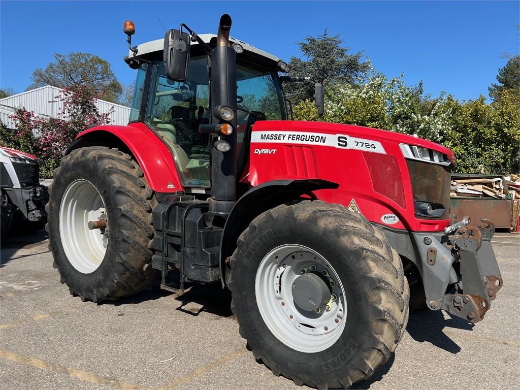Massey Ferguson MF7724