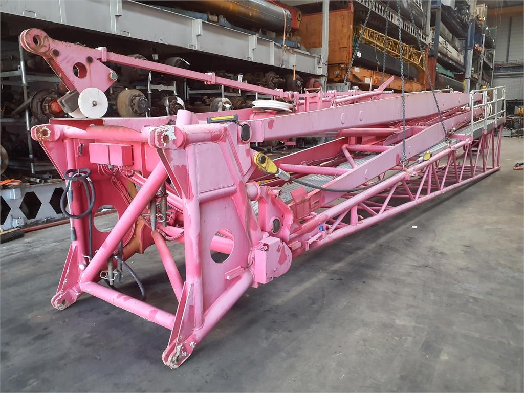 Terex Demag AC 350-6 luffing jib