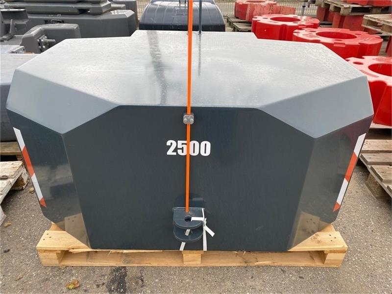 - - - 2.500 kg. vægtklods