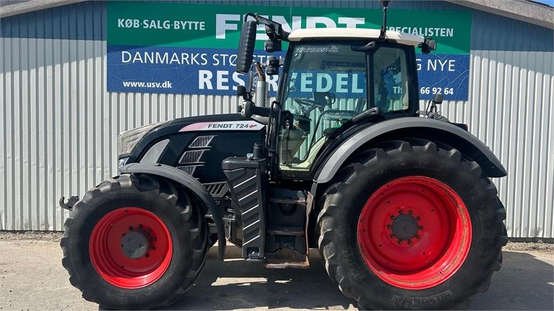 Tracteur agricole Fendt 724 Vario S4 Profi Plus Med Front PTO — occasion 2017, 7 856 h