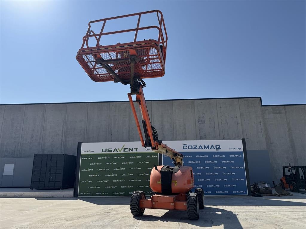 JLG 600AJ