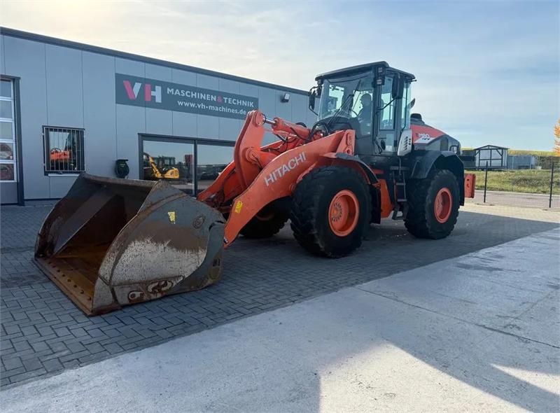 Chargeuse sur pneus Hitachi ZW 180-6 — occasion 2018, 10 967 h