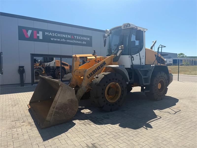 Chargeuse sur pneus Liebherr L524 — occasion 2010, 2 160 h