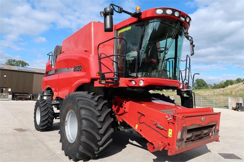 Moissonneuse-batteuse Case IH 8120 AFS Axial Flow — occasion 2009, 2 454 h