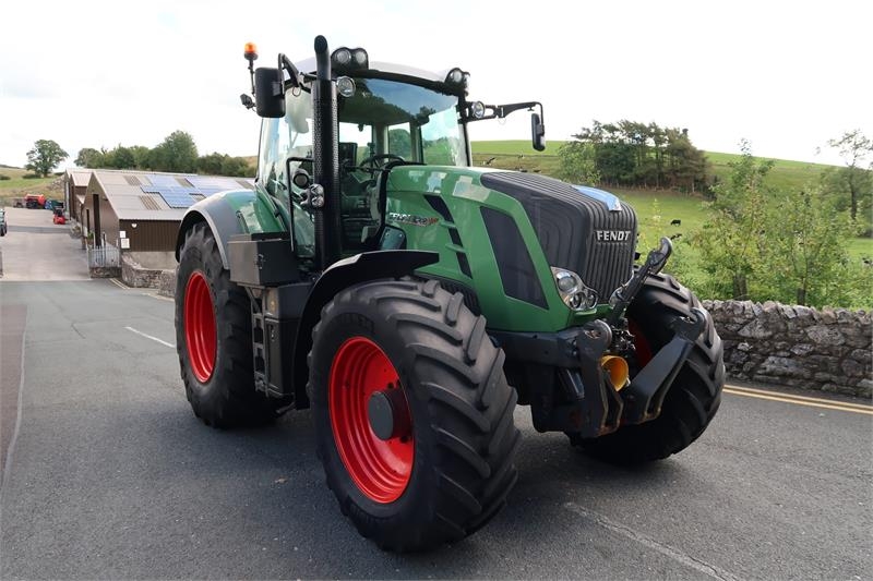 Tracteur agricole Fendt 828 — occasion 2012, 12 075 h