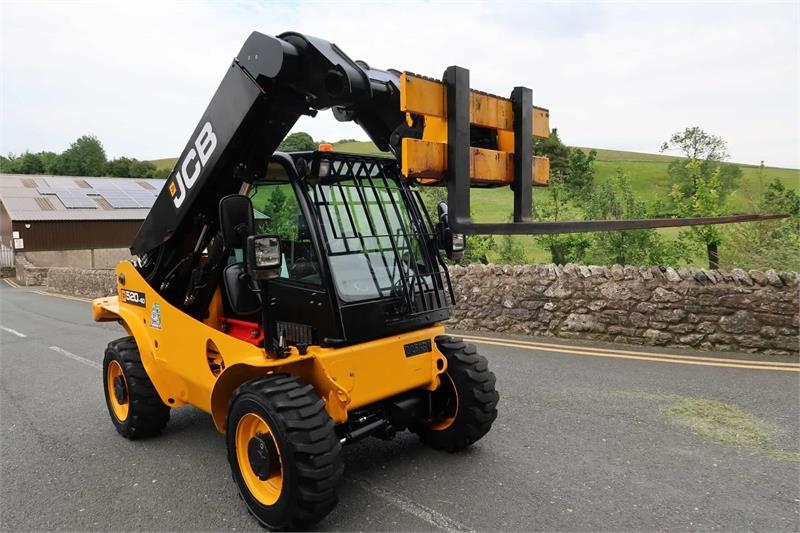 JCB 520-40