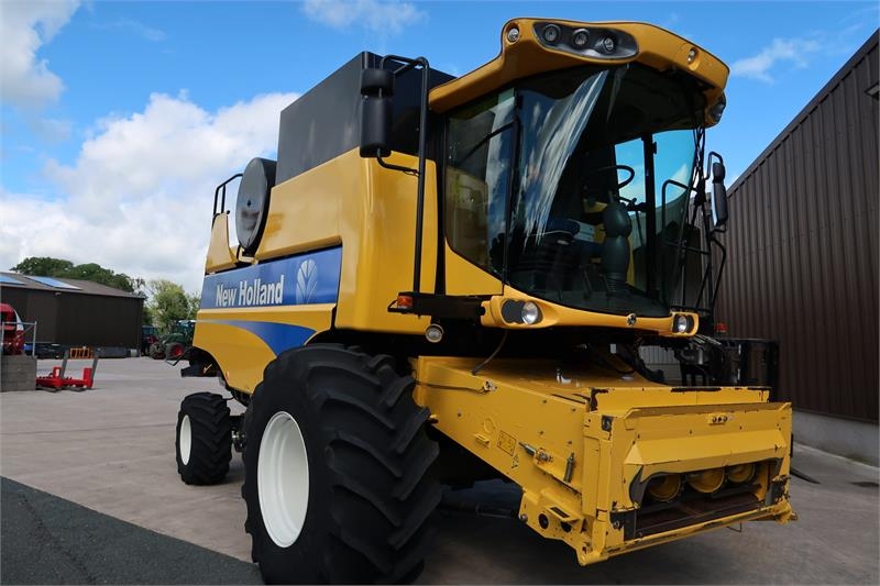 New Holland CSX 7080