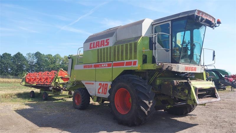CLAAS Mega Dominator 218