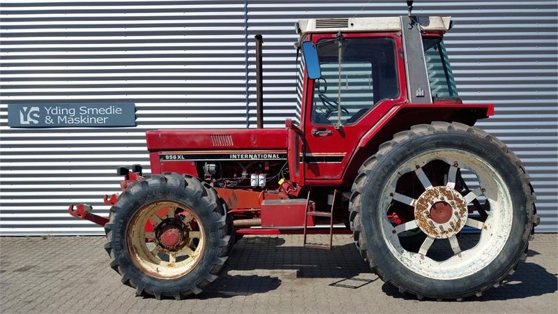 IH 956 AXL